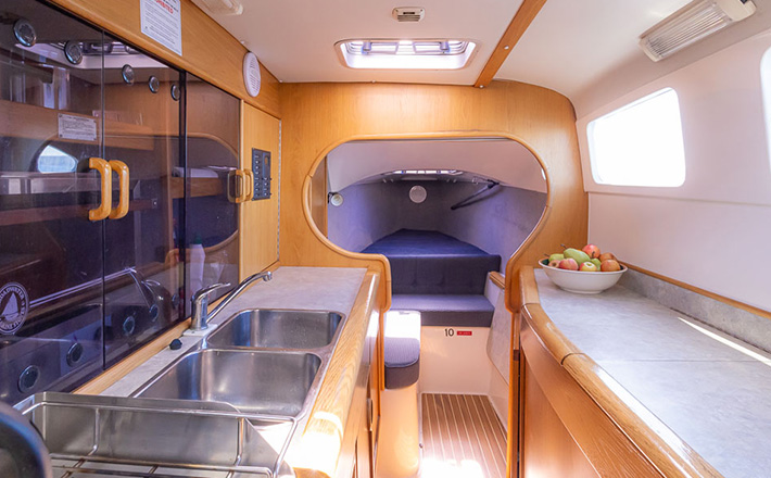 Cabaret Catamaran Sydney 10