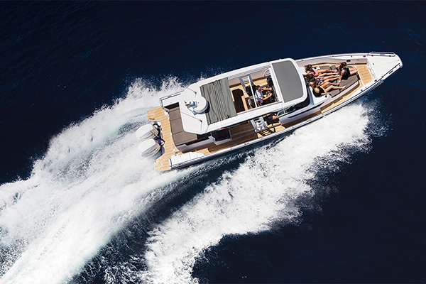 Spectre Yacht Sydney Feature