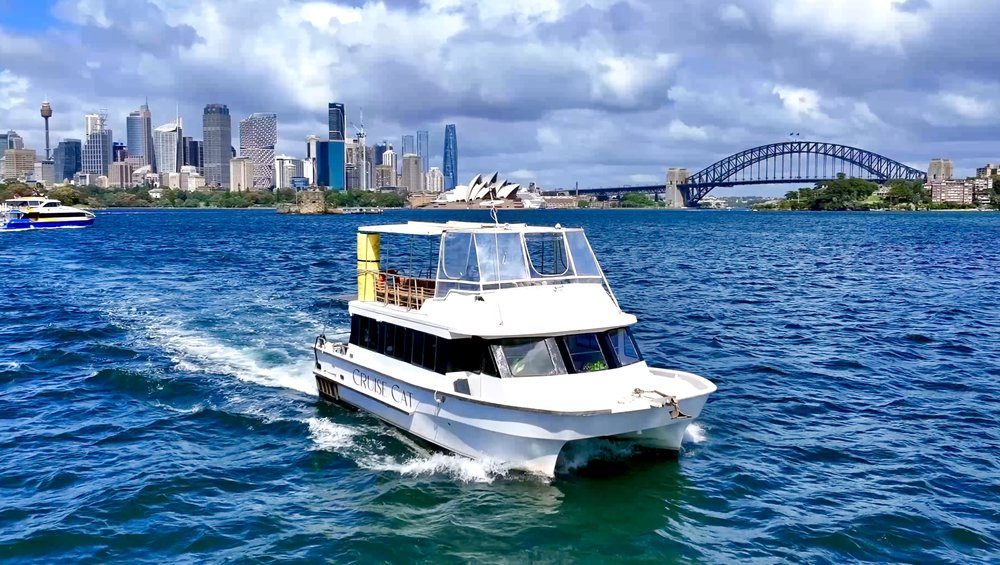 Cruise Cat boat hire Sydney - photo 1